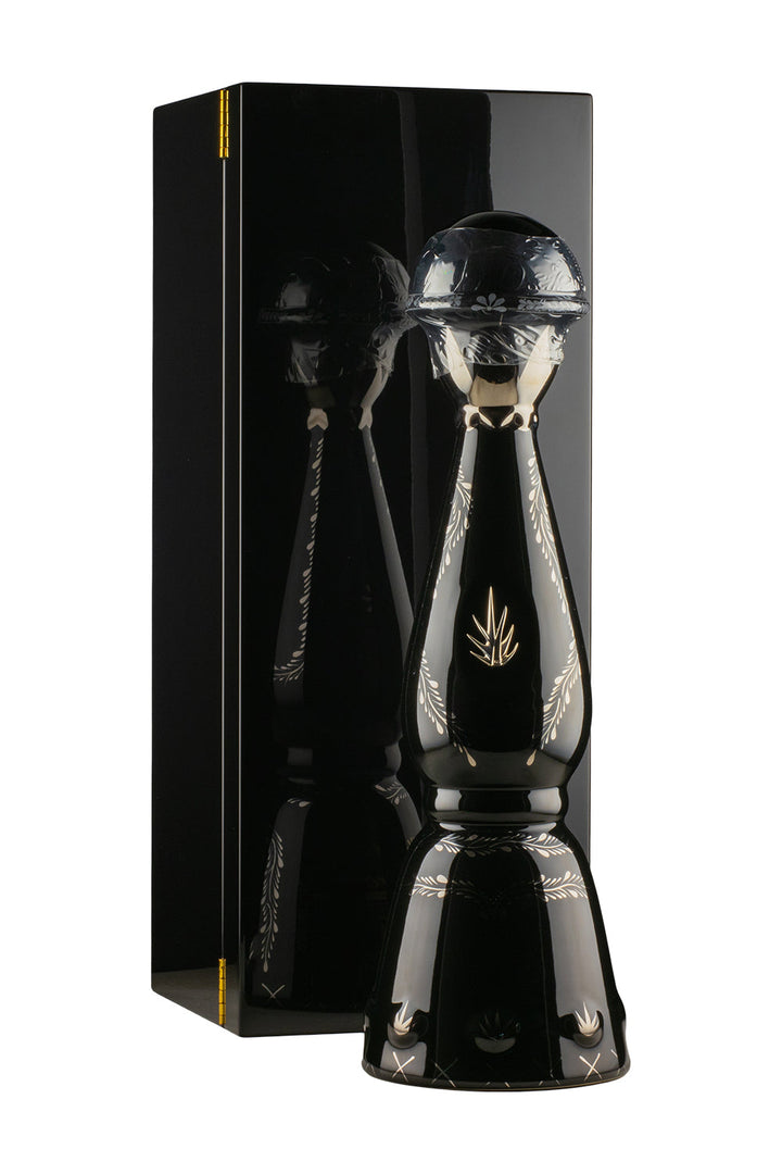Clase Azul Ultra Extra Añejo 1,75 L, grande carafe noire décorée de platine, d’argent et d’or – bouteille Clase Azul