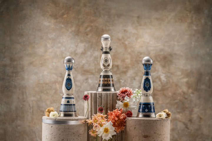 Clase Azul Master Artisans × Jesús Guerrero Santos, trio de carafes Cobalto, Canela et Guirnalda – bouteille Clase Azul